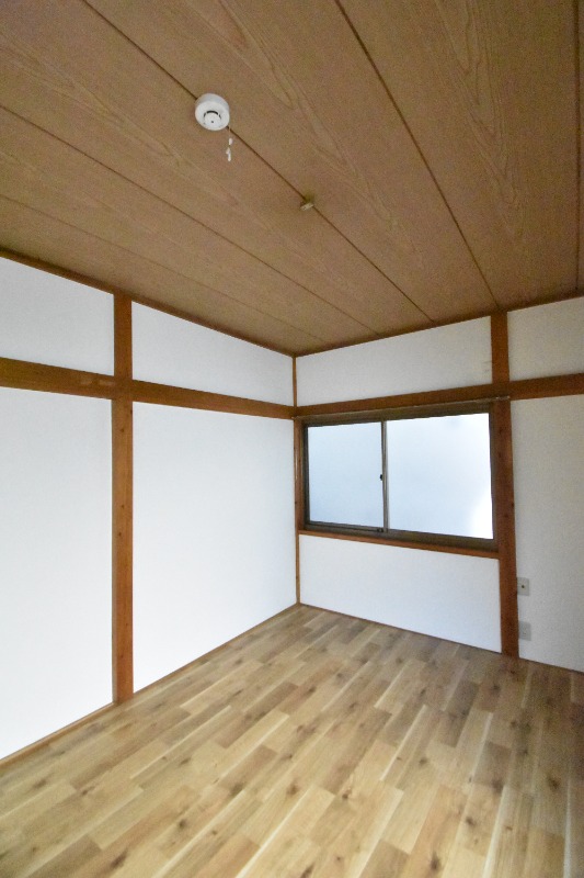 ��ʌ��������܎s��΋���q�T���ڂ̃A�p�[�g�̂��̑������E�X�y�[�X