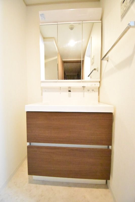 ��ʌ��������܎s�Y�a��k�Y�a�Q���ڂ̃A�p�[�g�̐��ʏ�