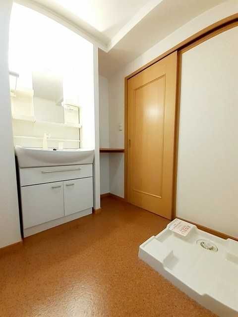 ��ʌ��@�c�s�Β��R���ڂ̃A�p�[�g�̐��ʏ�