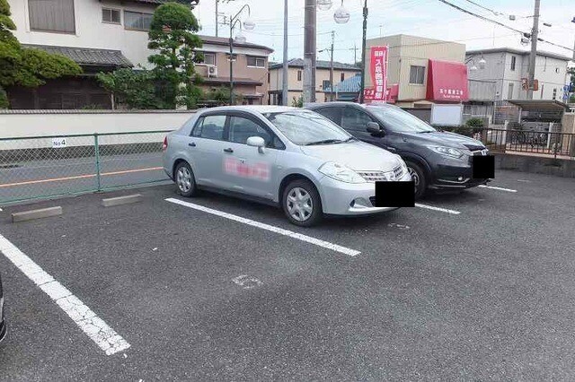 ��ʌ��@�c�s�Β��R���ڂ̃A�p�[�g�̒��ԏ�