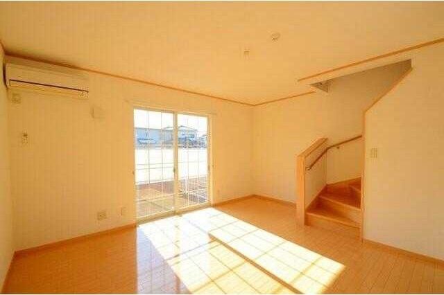 ��ʌ��k�����S�ɓޒ��h�T���ڂ̃^�E���n�E�X�̋��ԁE���r���O