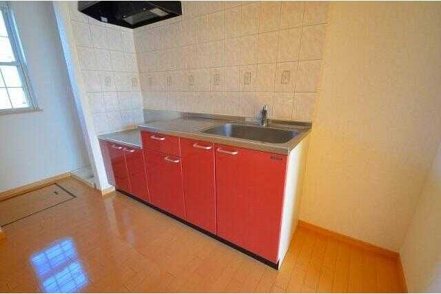 ��ʌ��k�����S�ɓޒ��h�T���ڂ̃^�E���n�E�X�̃L�b�`��