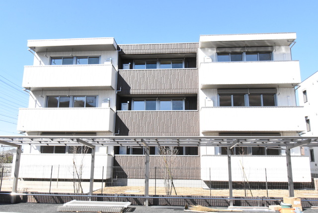 ��ʌ��������܎s�k��g�쒬�P����357-6�̃A�p�[�g�̌����O��