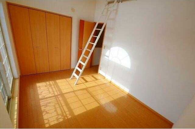 ��ʌ��k�����S�ɓޒ��h�T���ڂ̃^�E���n�E�X�̂��̑������E�X�y�[�X