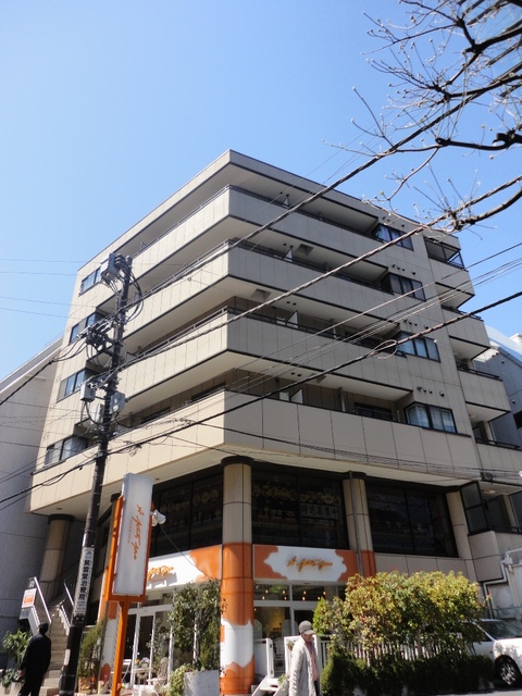 ��ʌ��������܎s��{��{���Q���ڂ̃}���V�����̌����O��