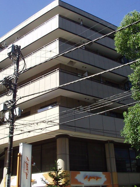 ��ʌ��������܎s��{��{���Q����147�̃}���V�����̌����O��