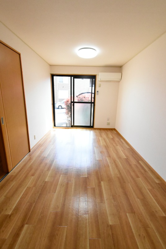 ��ʌ��������܎s�k�捡�H���̃A�p�[�g�̋��ԁE���r���O