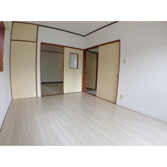 ��ʌ�����s�厚�ؑ]�C�̃A�p�[�g�̋��ԁE���r���O