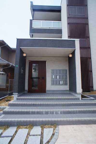 ��ʌ�����s�ŕx�m�Q���ڂ̃}���V�����̃G���g�����X