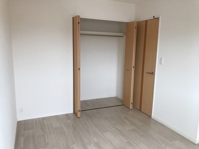 ��ʌ��������܎s�΋�厚��Ԗ؂̃A�p�[�g�̎��[