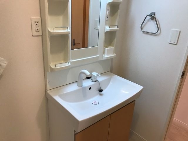 ��ʌ��������܎s�΋�厚��Ԗ؂̃A�p�[�g�̐��ʏ�