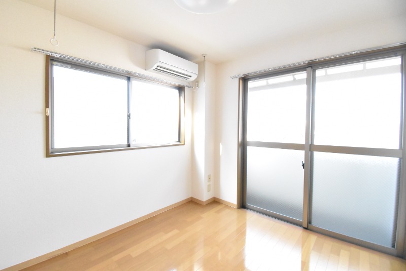 ��ʌ��������܎s�Y�a��j���J�R���ڂ̃}���V�����̋��ԁE���r���O