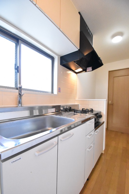 ��ʌ��������܎s�Y�a��j���J�R���ڂ̃}���V�����̃L�b�`��