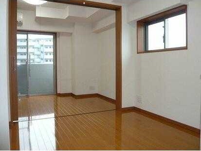 ��ʌ��������܎s�Y�a���ՂR���ڂ̃}���V�����̋��ԁE���r���O