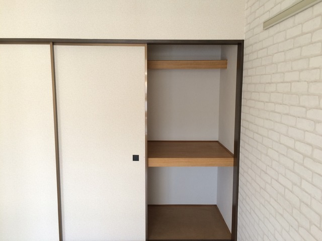 ��ʌ�����s�厚��J�{���̃A�p�[�g�̎��[