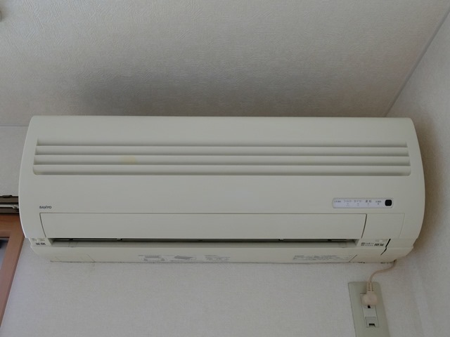 ��ʌ��������܎s��{��㏬���̃A�p�[�g�̂��̑��ݔ�