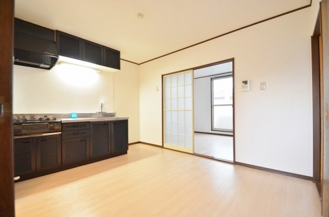 ��ʌ��������܎s����厚���m��̃A�p�[�g�̃L�b�`��