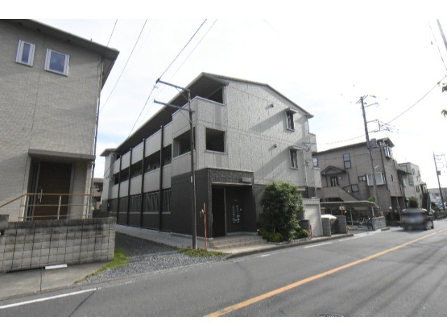 ��ʌ�����s�����Q����8-26�̃A�p�[�g�̌����O��