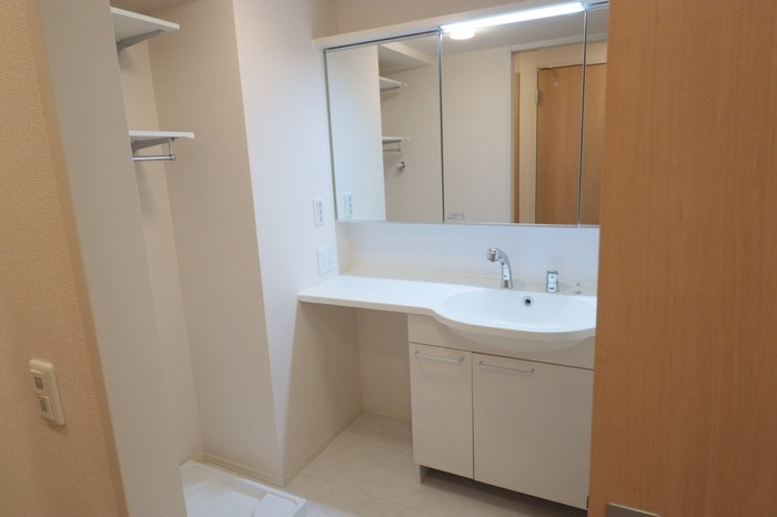 ��ʌ�����s�����Q���ڂ̃A�p�[�g�̐��ʏ�