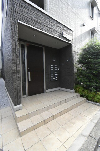 ��ʌ�����s�����Q���ڂ̃A�p�[�g�̃G���g�����X