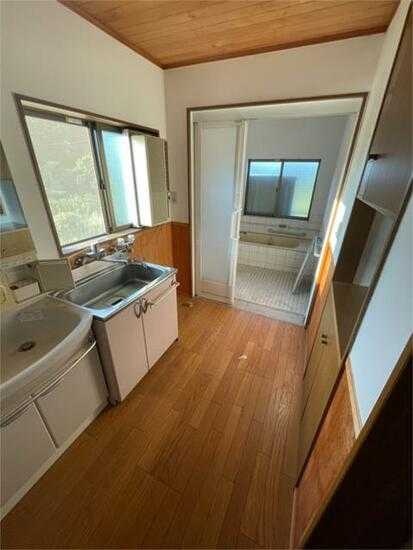 ��ʌ��������܎s��΋�厚���J�̈�ˌ��Ă̐��ʏ�