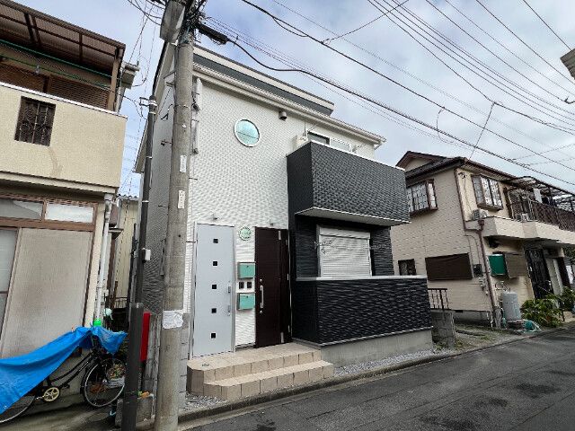 ��ʌ�����s�厚���s����617-8�̃A�p�[�g�̌����O��
