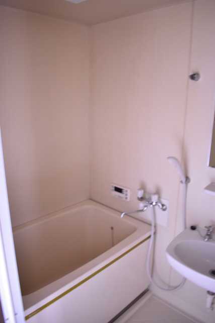 ��ʌ��������܎s��΋擌��΂S���ڂ̃A�p�[�g�̃o�X