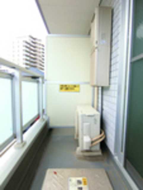 ��ʌ������s�h���R���ڂ̃}���V�����̃o���R�j�[