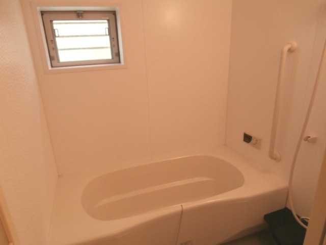 ��ʌ�����s����T���ڂ̃A�p�[�g�̃o�X