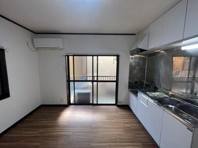 ��ʌ�����s�厚���s���т̃A�p�[�g�̋��ԁE���r���O