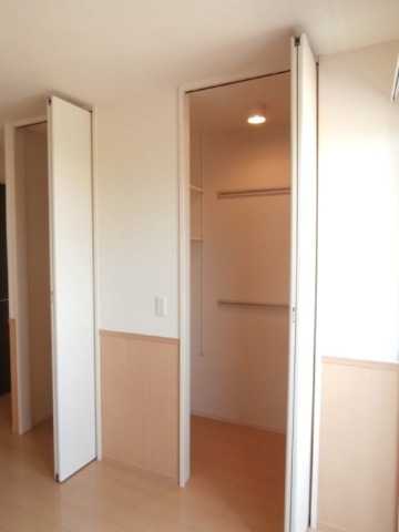 ��ʌ�����s����T���ڂ̃A�p�[�g�̎��[