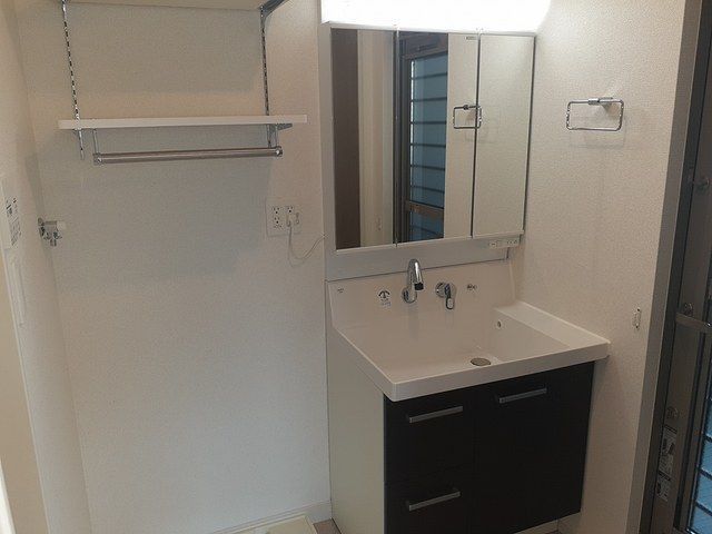 ��ʌ�����s������S���ڂ̃A�p�[�g�̐��ʏ�