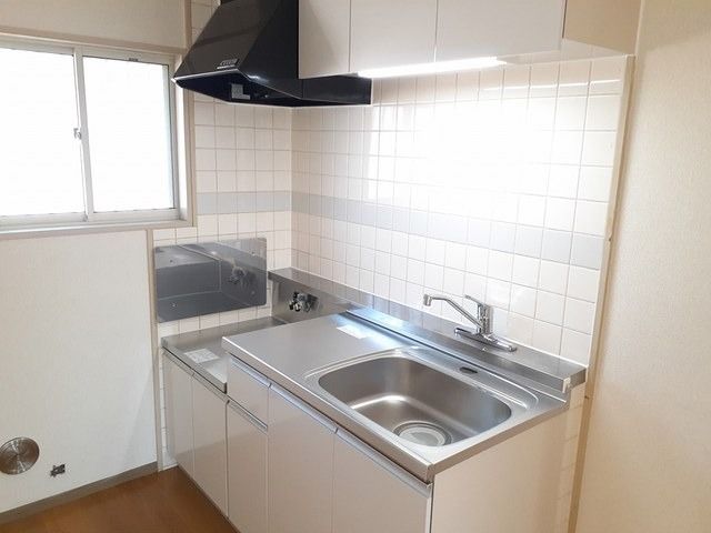 ��ʌ������s�����̃}���V�����̃L�b�`��