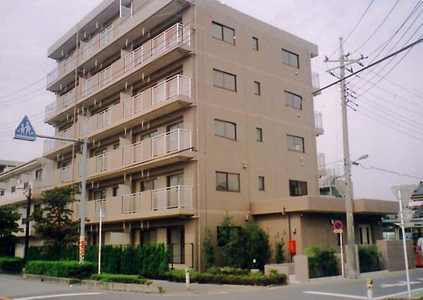 ��ʌ�����s������R����10-29�̃}���V�����̌����O��