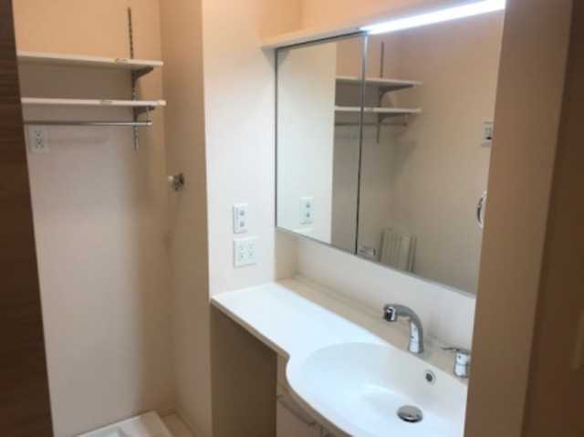 ��ʌ�����s�΋u�P���ڂ̃A�p�[�g�̐��ʏ�