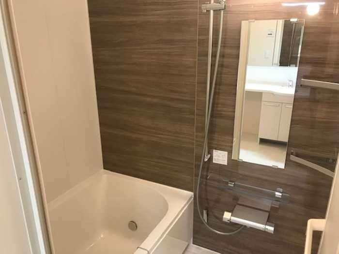 ��ʌ�����s�΋u�P���ڂ̃A�p�[�g�̃o�X