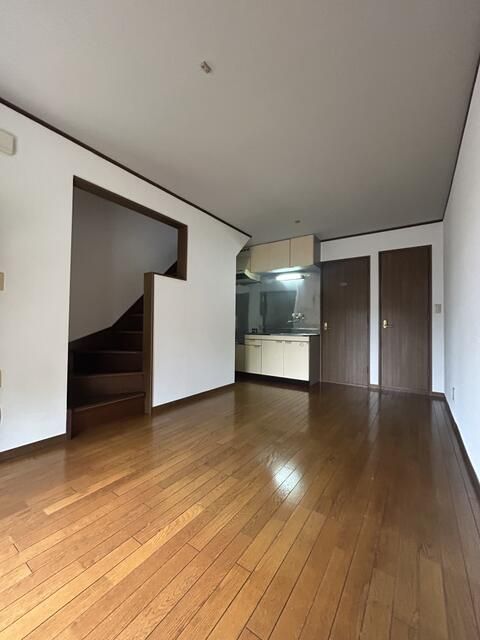 ��ʌ�����s�厚���s�����̃A�p�[�g�̋��ԁE���r���O