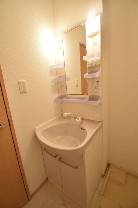 ��ʌ��������܎s��{��O���S���ڂ̃A�p�[�g�̐��ʏ�