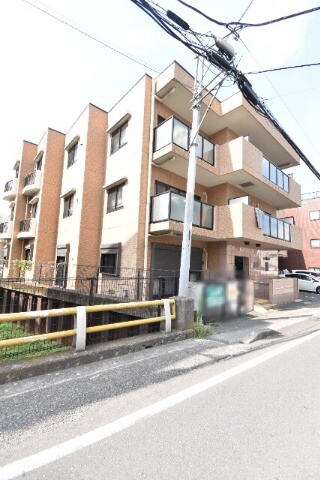 ��ʌ��������܎s��{��听���P����568-5�̃}���V�����̌����O��