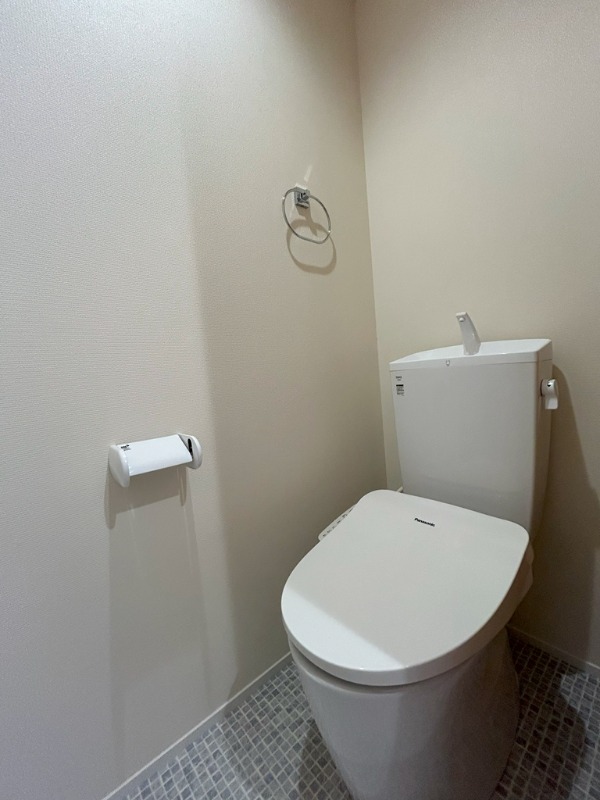 ��ʌ�����s�厚��̃A�p�[�g�̃g�C��