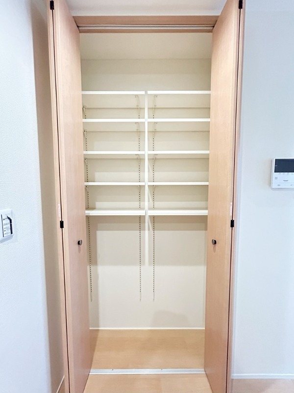 ��ʌ�����s�厚��̃A�p�[�g�̎��[