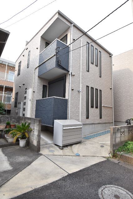 ��ʌ��������܎s�k����i���Q����1338-4�̃A�p�[�g�̌����O��