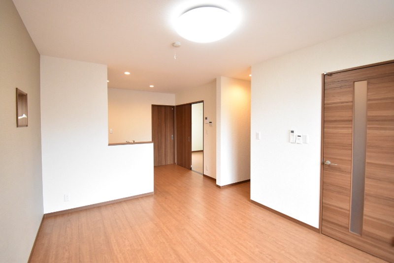 ��ʌ�����s�厚���s�����̃A�p�[�g�̋��ԁE���r���O