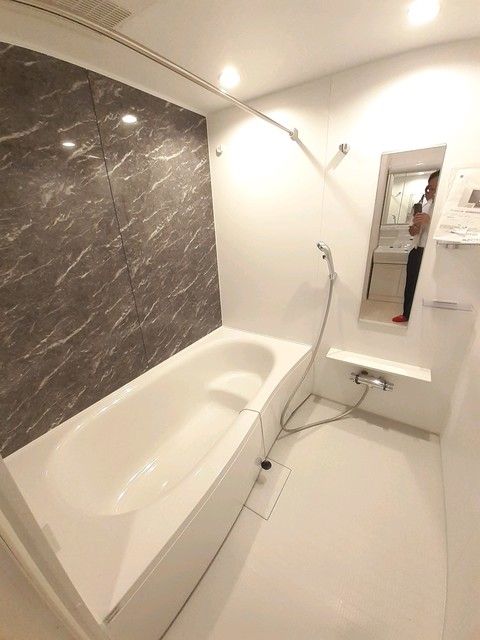 ��ʌ��������܎s�΋�厚�����̃A�p�[�g�̃o�X