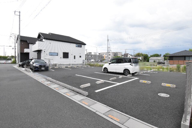 ��ʌ�����s�厚���s�����̃A�p�[�g�̒��ԏ�