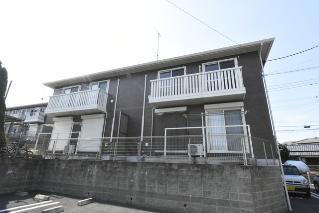 ��ʌ�����s�厚����1520-1�̃A�p�[�g�̌����O��