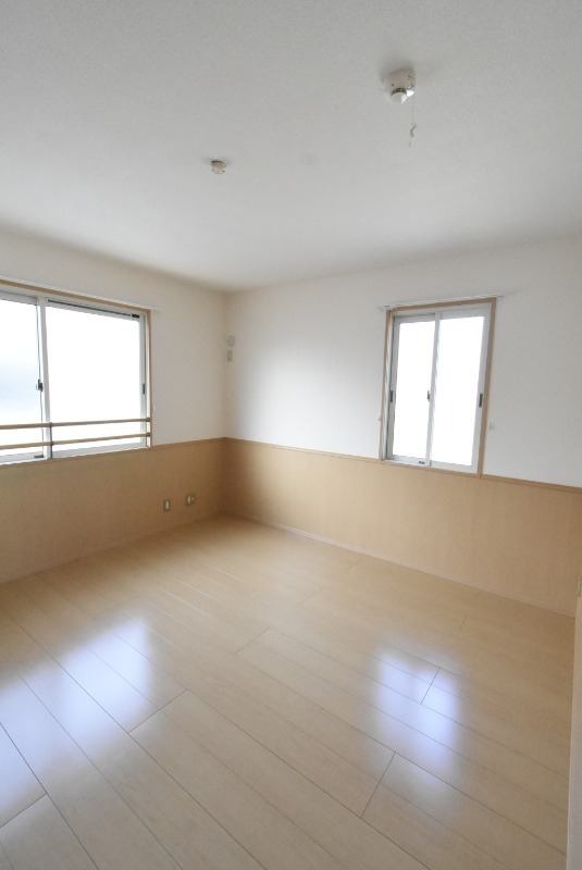 ��ʌ�����s�厚�����̃A�p�[�g�̂��̑������E�X�y�[�X