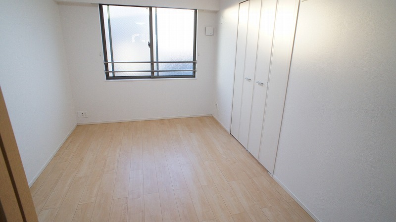 ��ʌ�����s�厚�����̃A�p�[�g�̂��̑������E�X�y�[�X