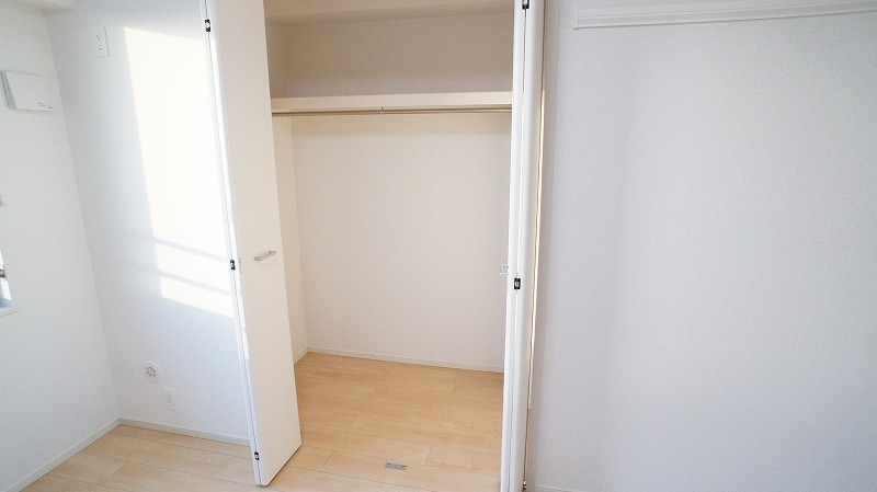 ��ʌ�����s�厚�����̃A�p�[�g�̎��[