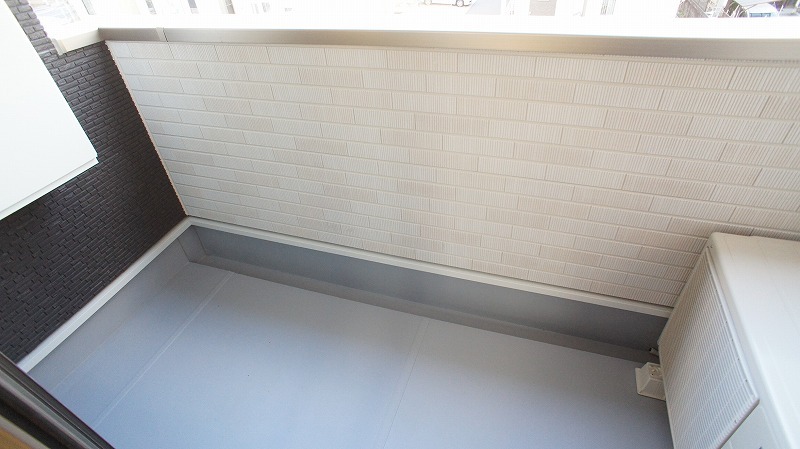 ��ʌ�����s�厚�����̃A�p�[�g�̃o���R�j�[